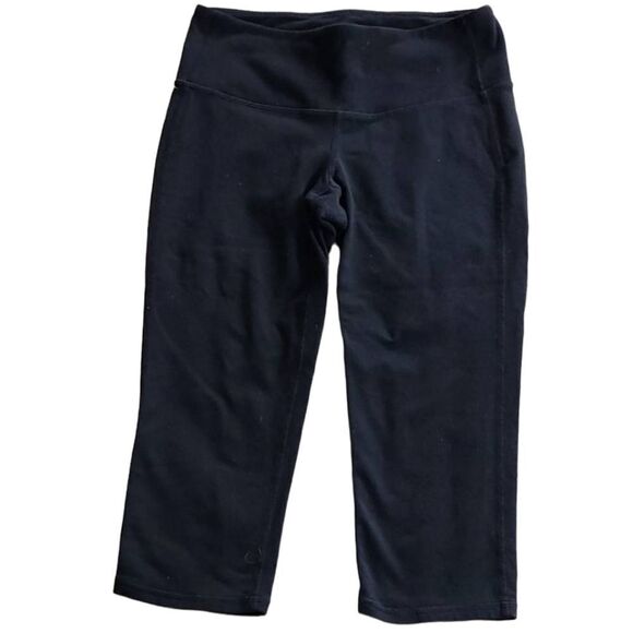 Athleta Pants - Athleta Chaturanga Knicker Yoga Legging Capri Crop